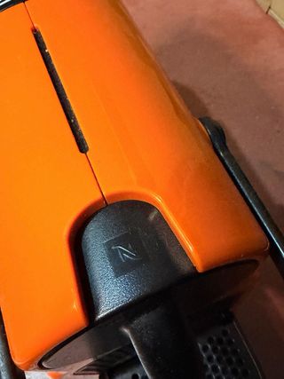 Cafetera Nespresso naranja