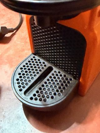 Cafetera Nespresso naranja