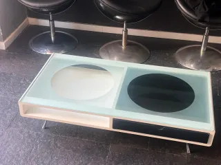 Mesa centro cristal blanco y negro