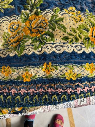 manta o colcha terciopelo azul , diseño floral bor