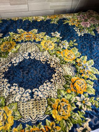 manta o colcha terciopelo azul , diseño floral bor