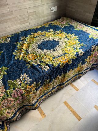 manta o colcha terciopelo azul , diseño floral bor