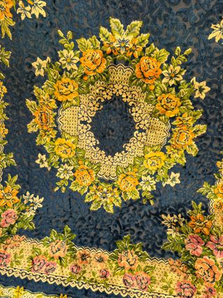 manta o colcha terciopelo azul , diseño floral bor