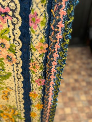 manta o colcha terciopelo azul , diseño floral bor