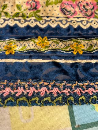 manta o colcha terciopelo azul , diseño floral bor