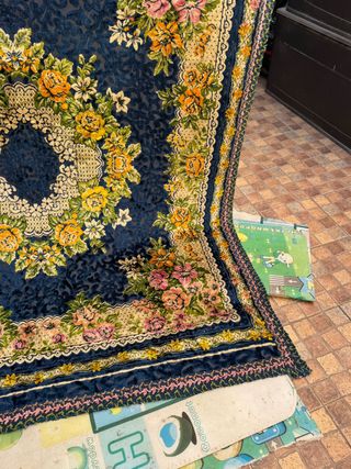 manta o colcha terciopelo azul , diseño floral bor