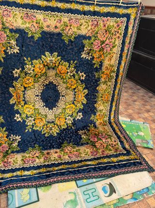 manta o colcha terciopelo azul , diseño floral bor