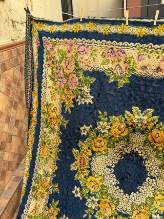 manta o colcha terciopelo azul , diseño floral bor