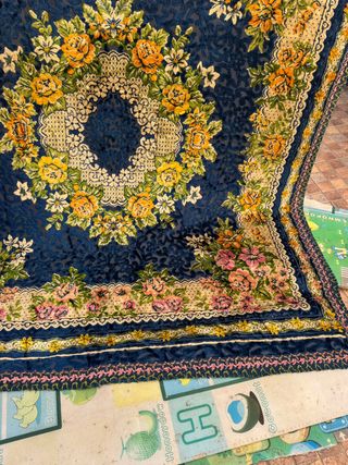 manta o colcha terciopelo azul , diseño floral bor