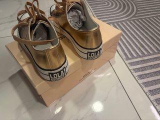 Zapatillas Lola Casademunt Doradas