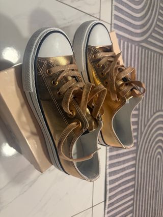 Zapatillas Lola Casademunt Doradas