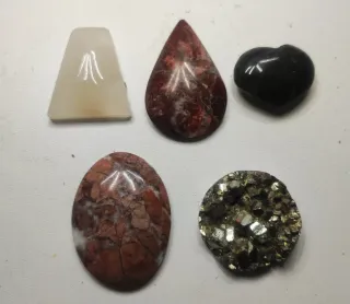 Cabujones de piedra natural