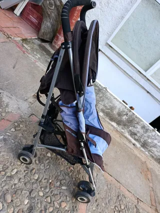 Carrito de bebé Maclaren azul y marrón
