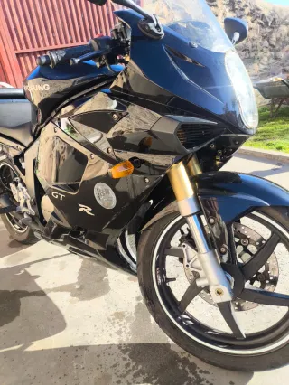 Hyosung GT 125 R Negra 20.000 km