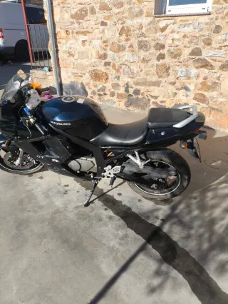 Hyosung GT 125 R Negra 20.000 km
