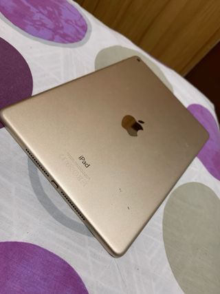 iPad Air 2 Blanco y Morado