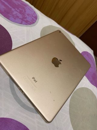 iPad Air 2 Blanco y Morado