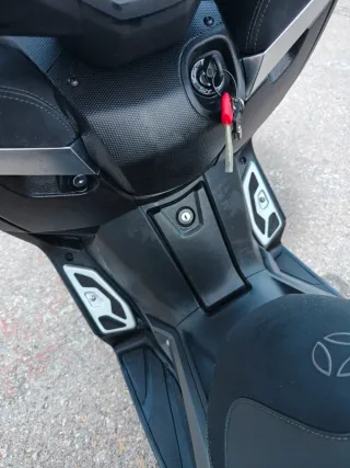 Yamaha Xmax 250 Momo Design - 14500 km