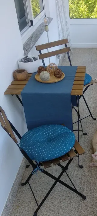 Mesa y sillas exterior