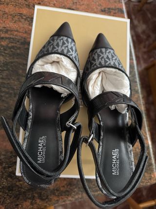 Zapatos Michael Kors Negros y Grises