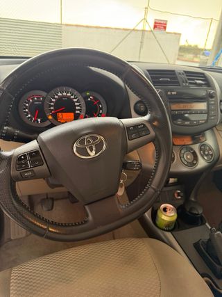 Toyota RAV4 2011