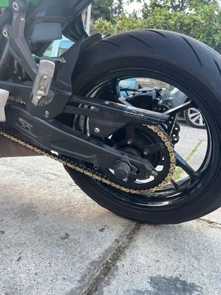 KAWASAKI Z650 deslimitada