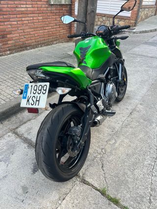 KAWASAKI Z650 deslimitada