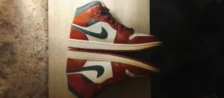 Jordan 1 Mid Rosse e Bianche