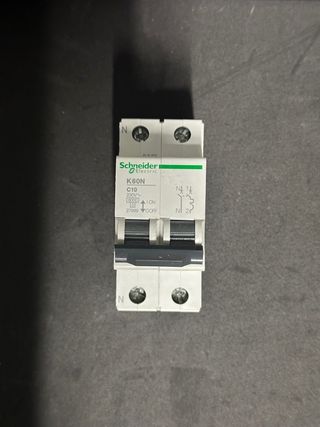 Interruptor magnetotérmico Schneider K60N C10