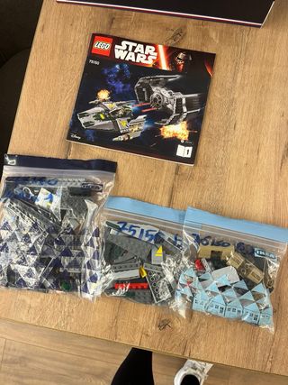 Lego Star Wars 75150 - Nave Vader vs A-wing
