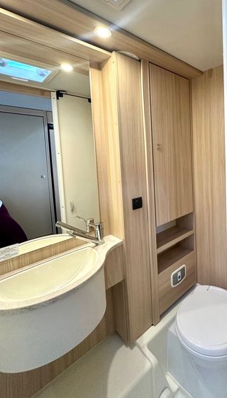 Autocaravana Bürstner Lyseo A700. Como nueva
