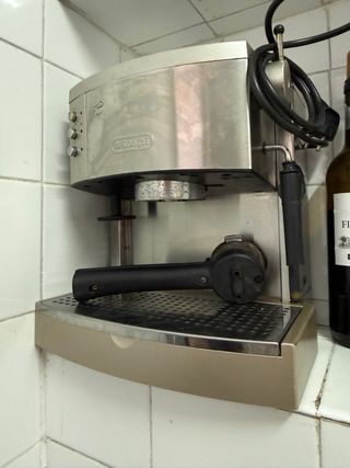 Cafetera DeLonghi Plata