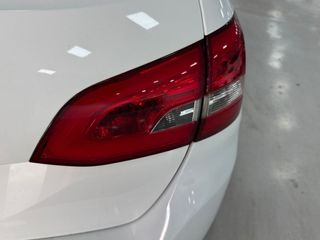 Peugeot 308 1.6 BlueHDI Business Line 73 kW (100 CV)