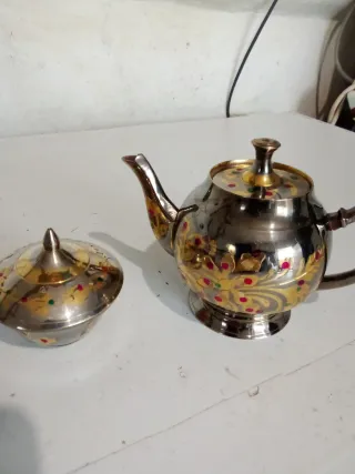 Juego de té indio metal dorado y plateado