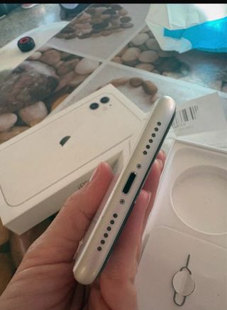 iPhone 11 + lote fundas