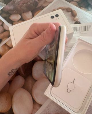 iPhone 11 + lote fundas