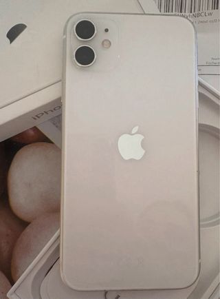 iPhone 11 + lote fundas