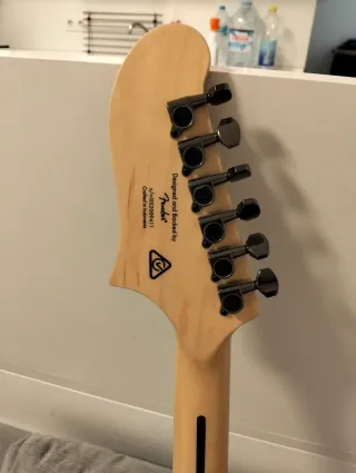 Guitarra Squier Starcaster Negra