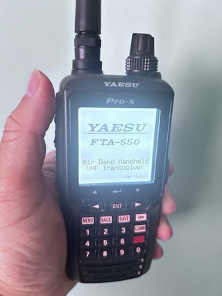 Yaesu FT-550L Radio Portátil