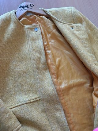 Abrigo Sfera Amarillo Talla S
