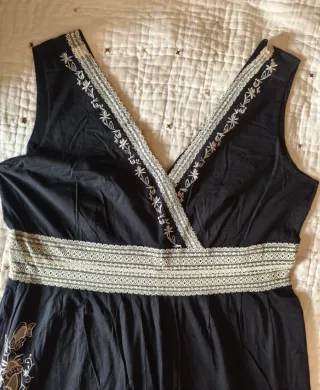 Vestido Negro con encaje Michel Bustos