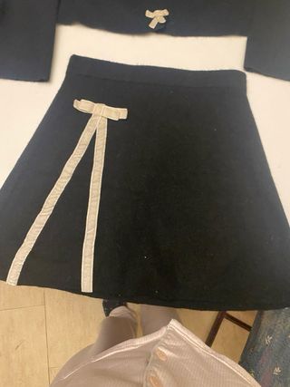 Conjunto Zara Falda y Suéter Negro niña 12 años