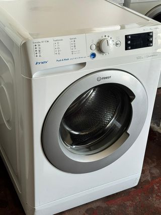 LAVADORA INDESIT DE 9 KILOS EN BLANCO