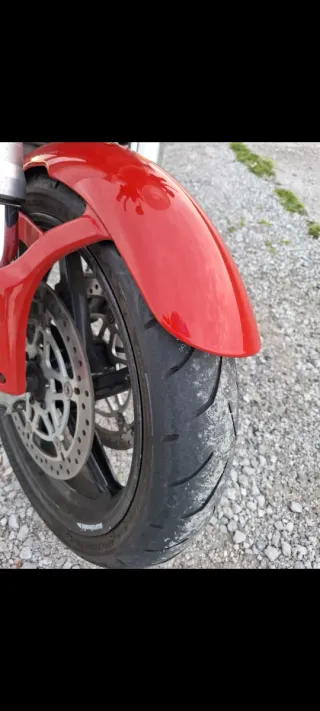 Ducati Naked Roja y Blanca