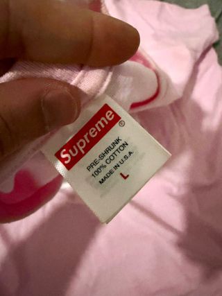 Camiseta Supreme x NBA Youngboy Rosa