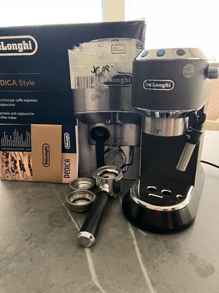 Cafetera DeLonghi Negra