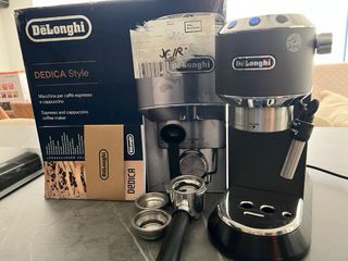 Cafetera DeLonghi Negra