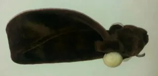 Estola de pelo marrón con figura de marta