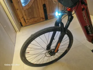 Bicicleta Eléctrica Rock Machine Roja de TREKKING