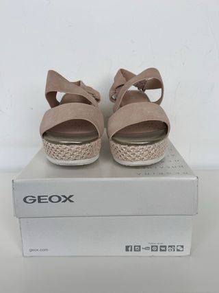 Sandalias GEOX de piel nuevas rosas. Talla 40